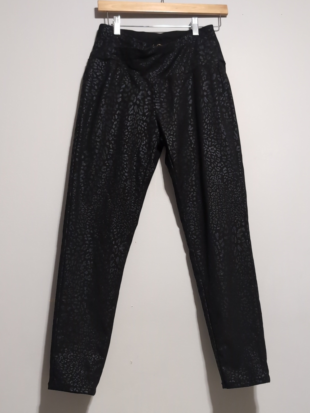 Ethyl Clothing Black Leopard-Effect Leggings
